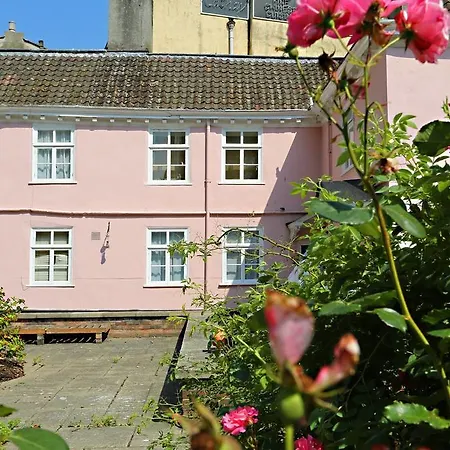 Merchants Almshouse *